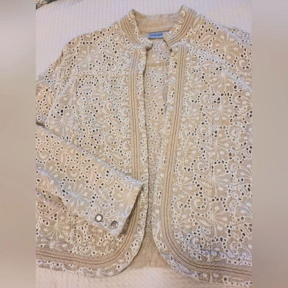 Chico's Beige Eyelet Jacket. Size -Chico's 2. - Picture 3 of 8